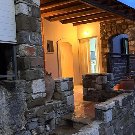 πέτρινη φωλιά