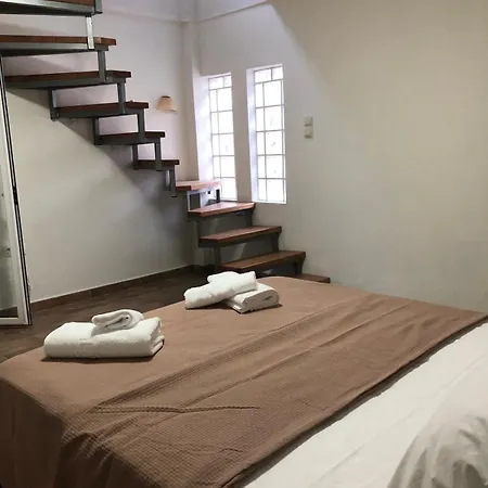 Πέτρινη φωλιά *