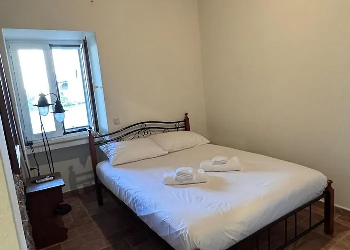 Πέτρινη φωλιά