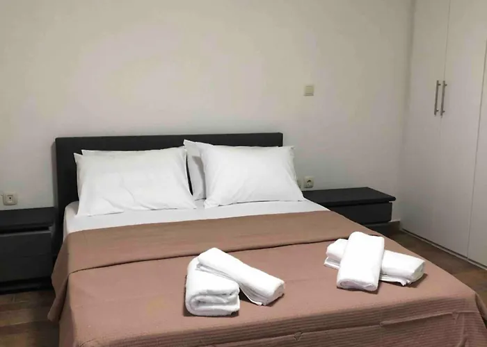 Πέτρινη φωλιά Λιβάδι Κυθήρων