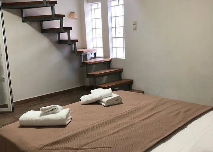 Πέτρινη φωλιά *